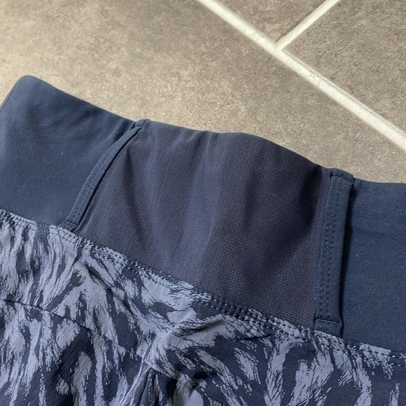 Athleta Trekkie North Shorts size 2 - Picture 8 of 11